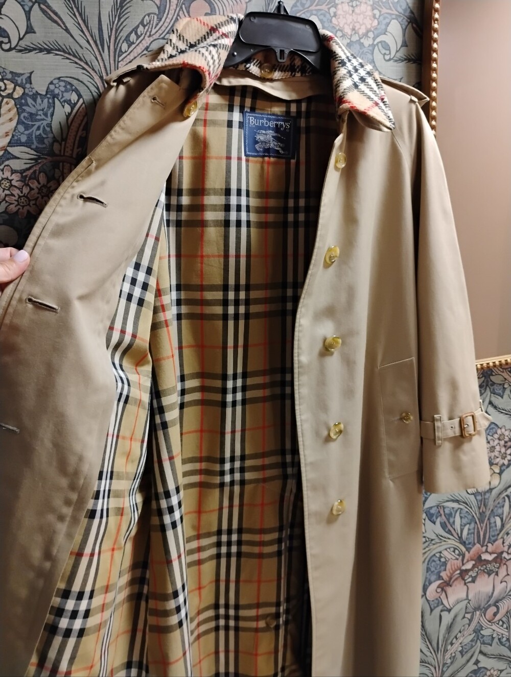 Vintage Burberry Trench Coat With Removable Collar - Picture 5 of 16